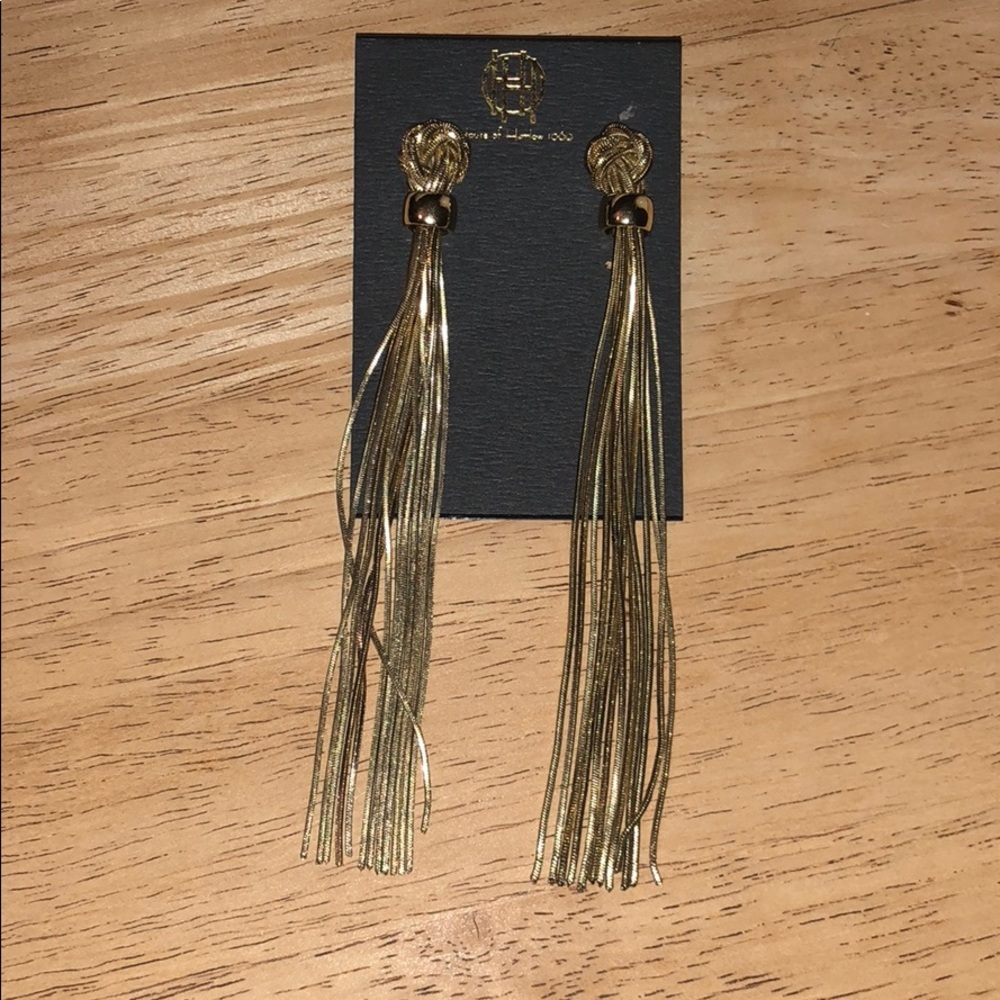 NWT Beautiful Gold Knot Earrings